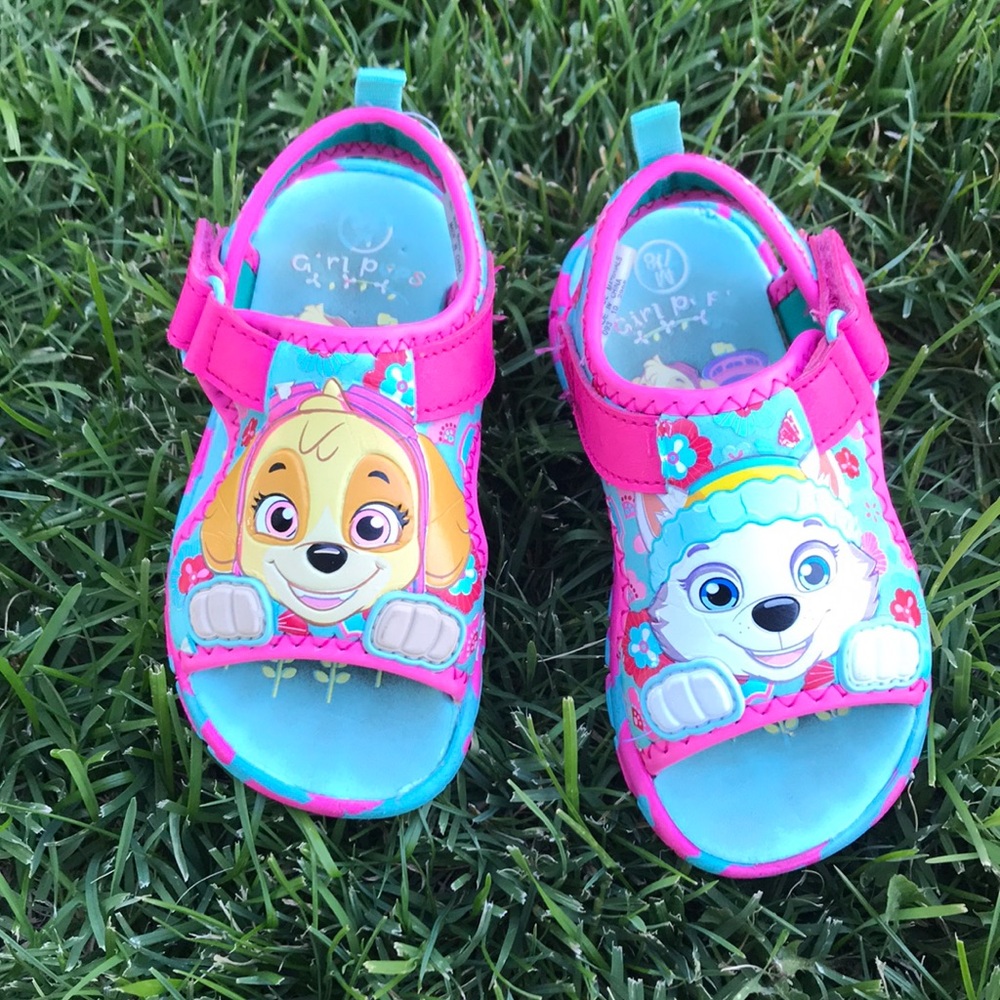 Size 7/8 Summer Water Sandals